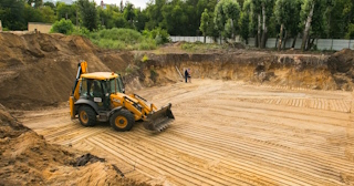Разработка котлована Чистополь стоимость за от 566 руб. м3 - заказать работы по копке и рытью котлованов | траншей